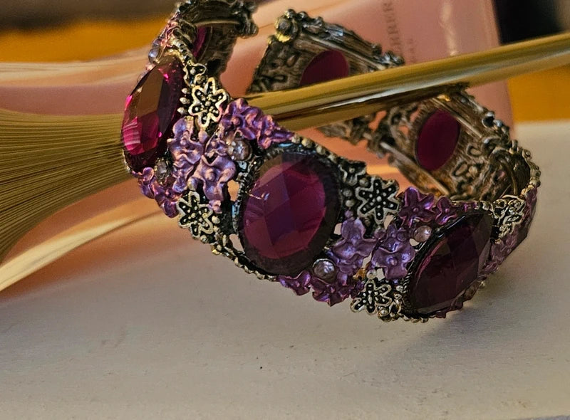 Pulsera elegante morada y plata