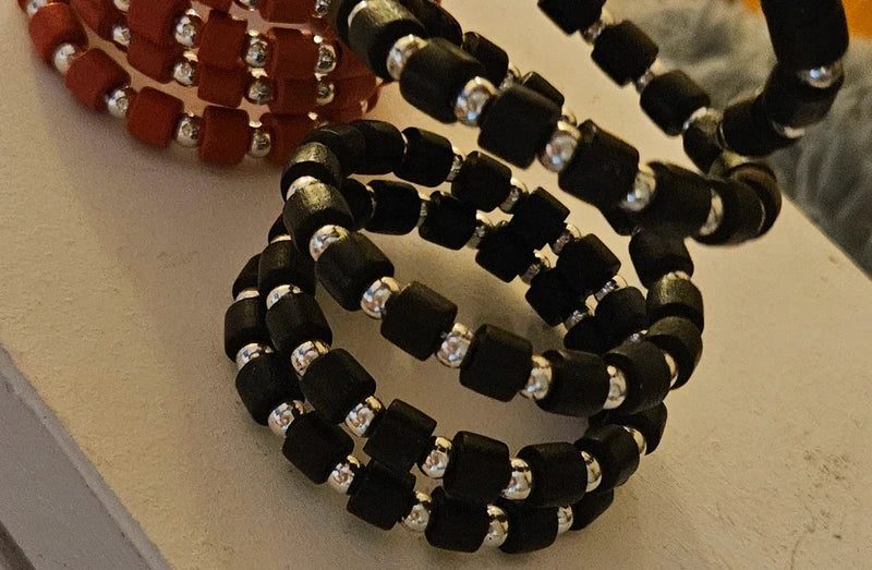 3 Pulseras - Azul, Rojo, Negro