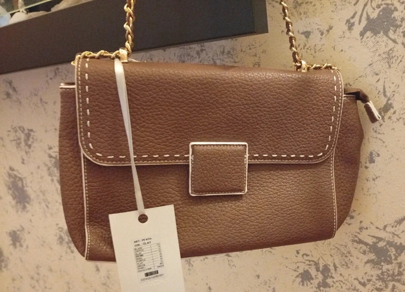 Bolso Marrón Cadena Dorada