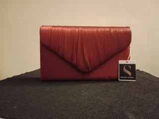 Bolso clutch de noche raso rojo burdeos