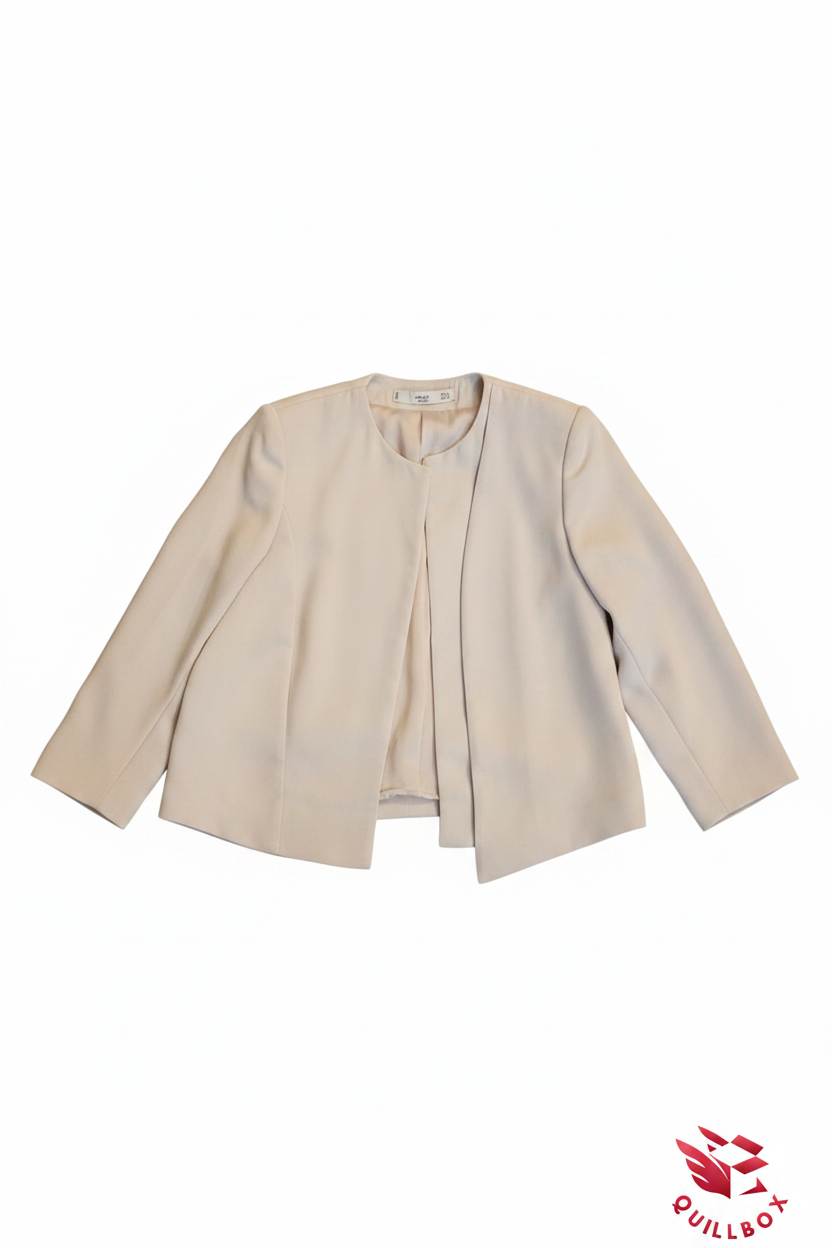 Blazer crudo collarless Mango - detalle frente fondo blanco