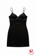 Vestido mini terciopelo negro - vista completa fondo blanco