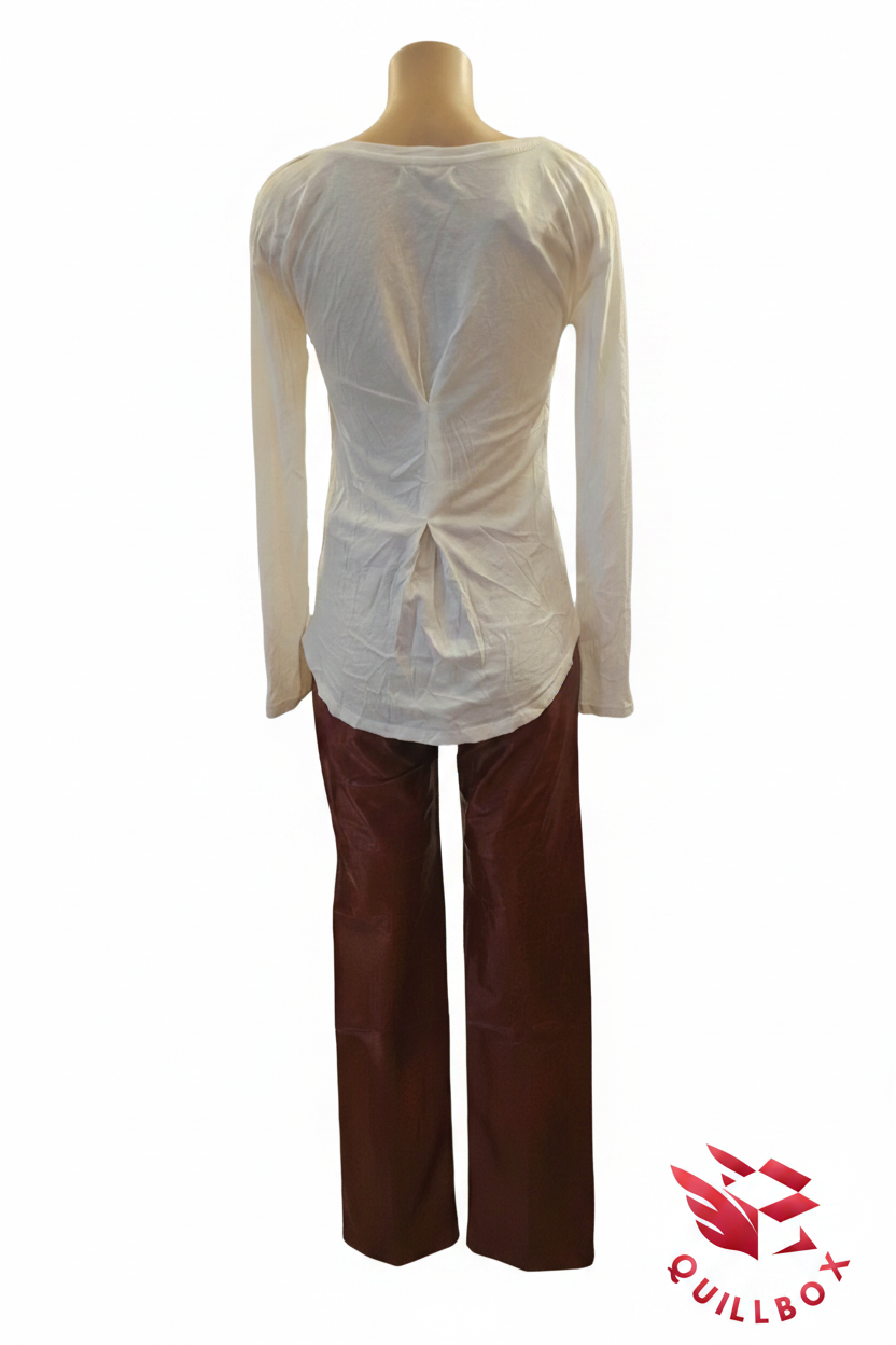 Conjunto efecto cuero y camiseta gráfica